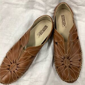 Pikolinos Brown Leather Loafers with Woven Design
